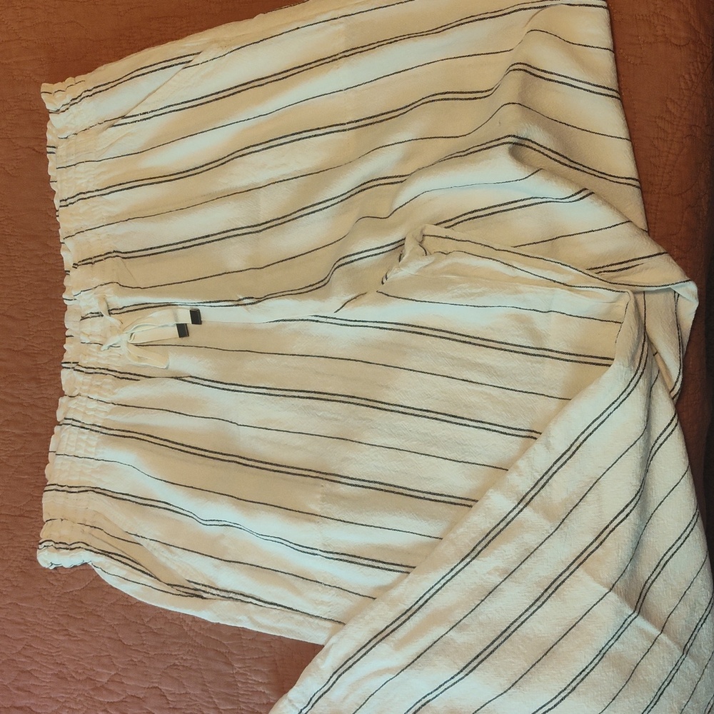 Comfy wide-leg pants